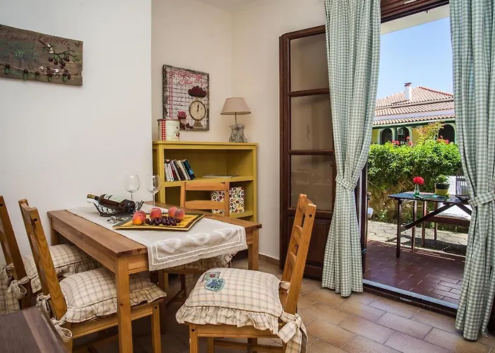 Amboula Aparthotel 4*