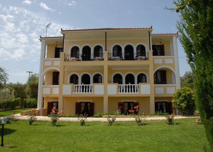 Ξενοδοχείο με διαμερίσματα Amboula 4*