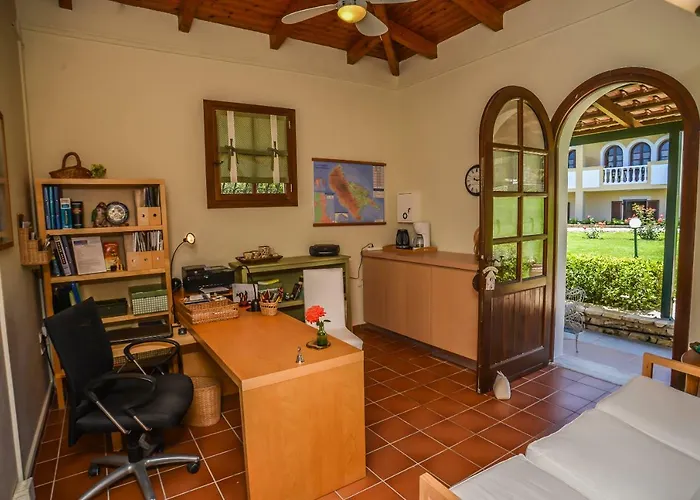 Amboula Aparthotel 4*