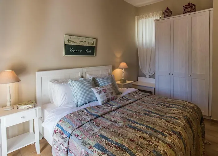 Amboula Aparthotel 4*