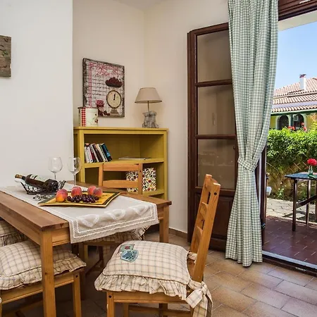 Amboula Aparthotel 4*
