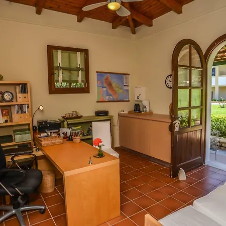 Amboula Aparthotel 4*