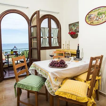 Aparthotel Amboula 4*