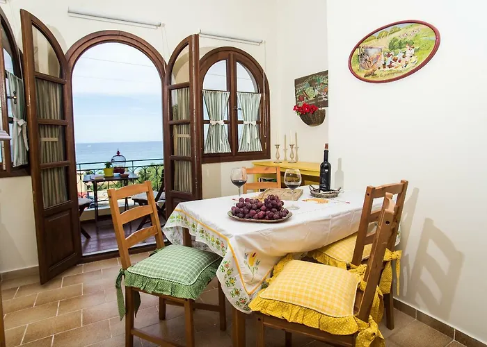 Aparthotel Amboula 4*